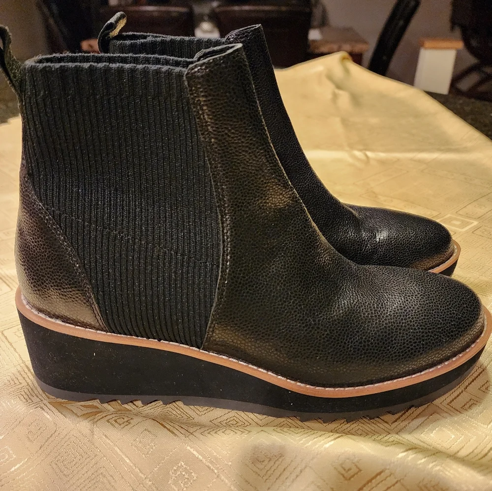 Eileen Fisher New Liou Embossed Leather Wedge Chelsea Boots. - Picture 11 of 11